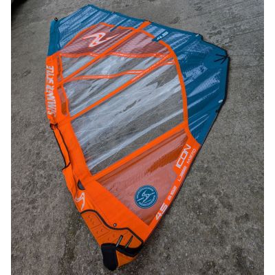 Used Windsurf sail Simmer Icon 4.5